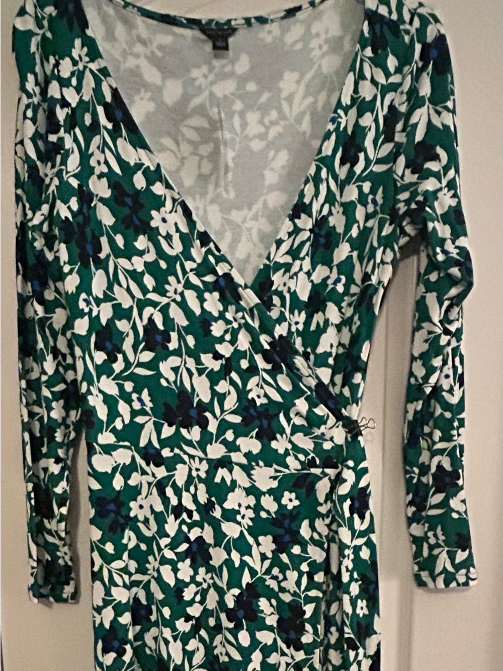 Ann Taylor New With Tags Floral Wrap Midi Dress in Green and White